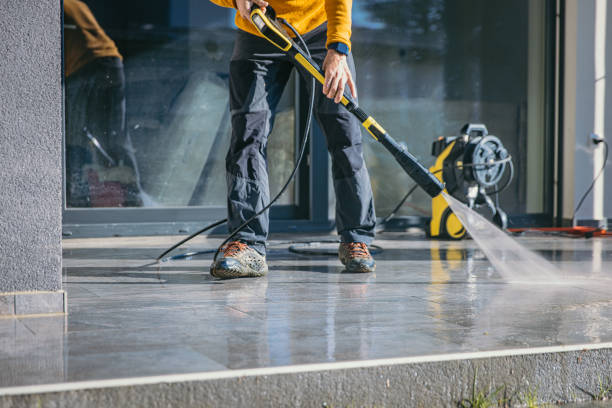 Why Choose Our Certified Pressure Washing Experts for Your Project Needs in Poinciana, FL?