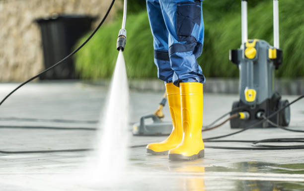 Why Choose Our Certified Pressure Washing Experts for Your Project Needs in Poinciana, FL?